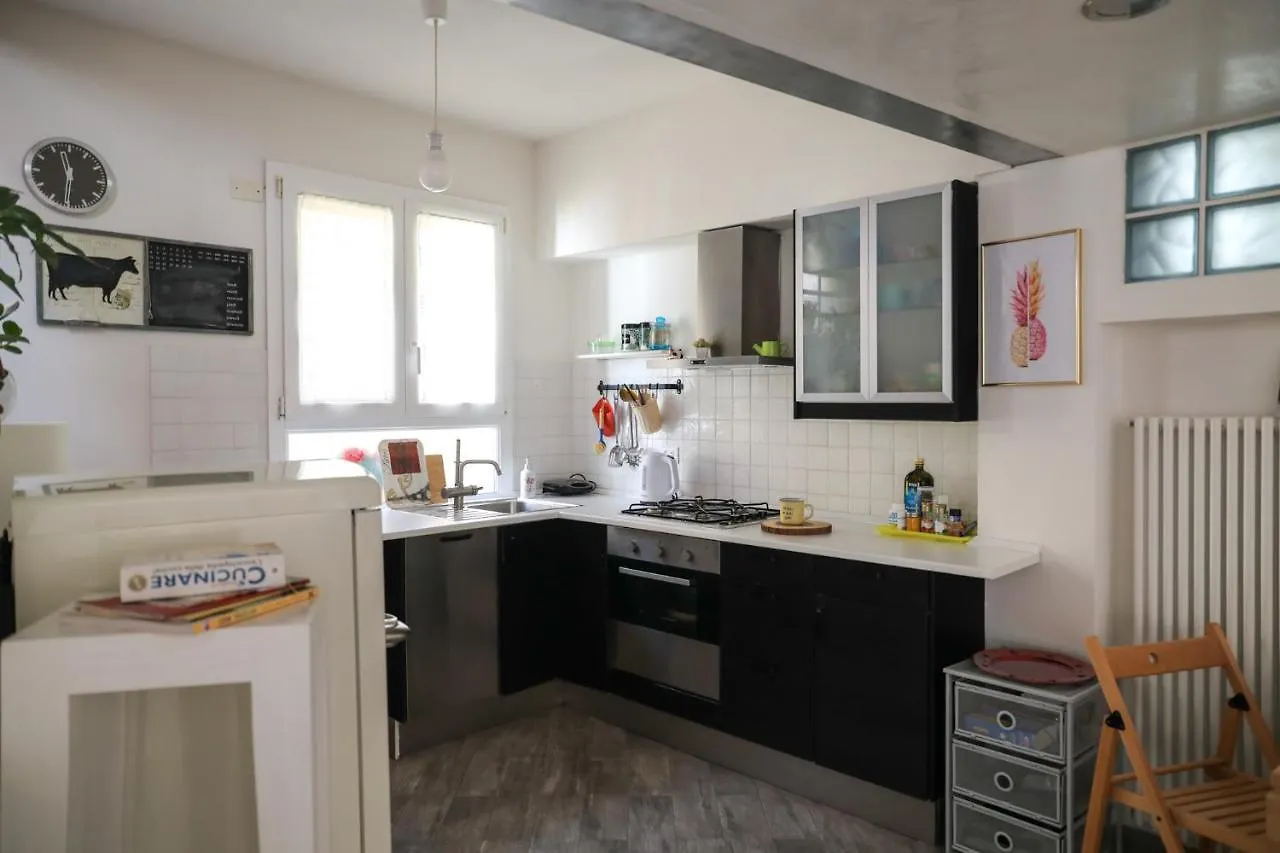 Modern Loft In The Heart Of Camaiore Apartman